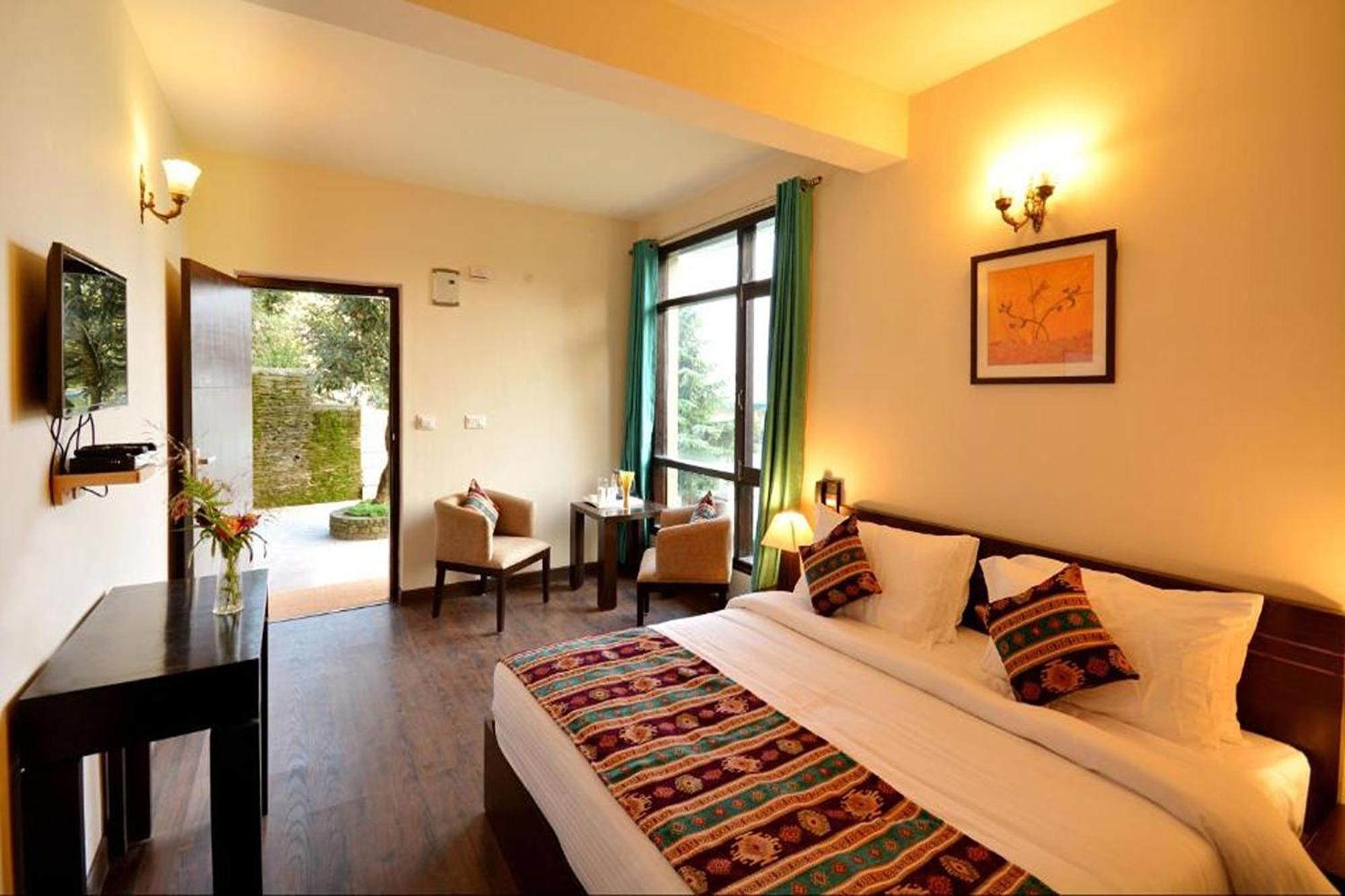 Blusalzz Escapade Anant Rasa Resort - Ranikhet Shitlakhet Bagian luar foto